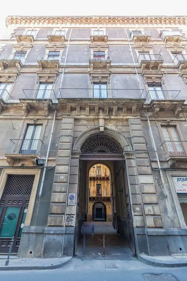 Alla Corte Del XIX Secolo Daire Katanya